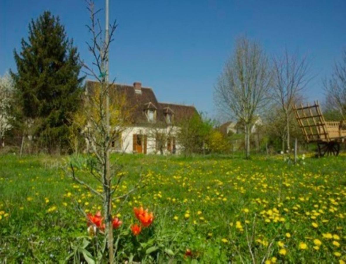 Chambres D'Hotes Les Pierries Vézannes Exterior foto